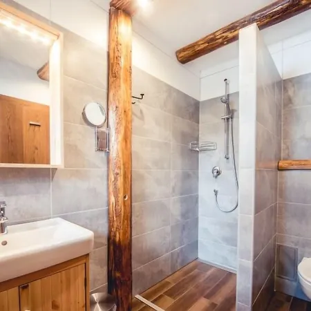 Alpenhaus Monte نيوستيف ام ستوبيتا