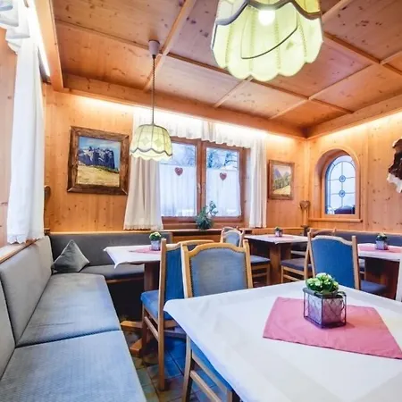 Alpenhaus Monte Guest house