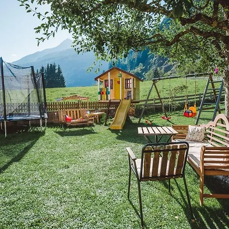 Pensión Alpenhaus Monte 3*