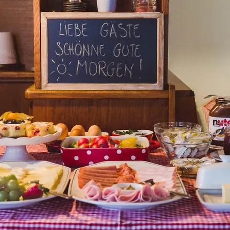 Pensión Alpenhaus Monte 3*