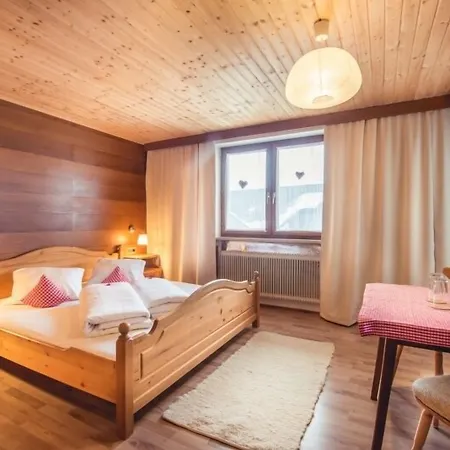Alpenhaus Monte Guest house